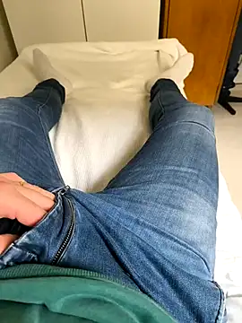 Snapshot of onbifeet chatting on February 27, 1:17 pm onbifeet online show from February 27, 1:17 pm