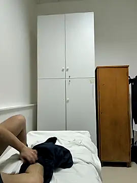 Snapshot of onbifeet chatting on March 3, 12:15 am onbifeet online show from March 3, 12:15 am