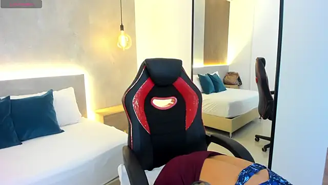 Snapshot of zoe_danae_ chatting on January 8, 12:07 pm zoe danae online show from January 8, 12:07 pm