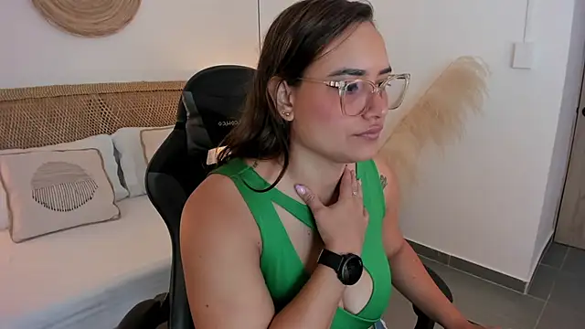 Snapshot of zoe_danae_ chatting on January 15, 12:10 pm zoe danae online show from January 15, 12:10 pm