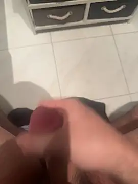 Snapshot of Deralboaus01 chatting on February 12, 10:27 pm Deralboaus01 online show from February 12, 10:27 pm