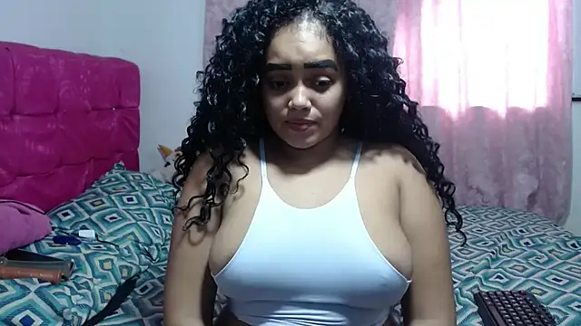 Snapshot of kiara_milf_ chatting on October 28, 8:55 pm kiara milf online show from October 28, 8:55 pm