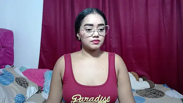 Snapshot of kiara_milf_ chatting on April 1, 10:07 pm kiara milf online show from April 1, 10:07 pm