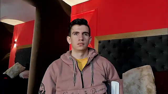 MikaelSlow online show from November 3, 8:32 pm