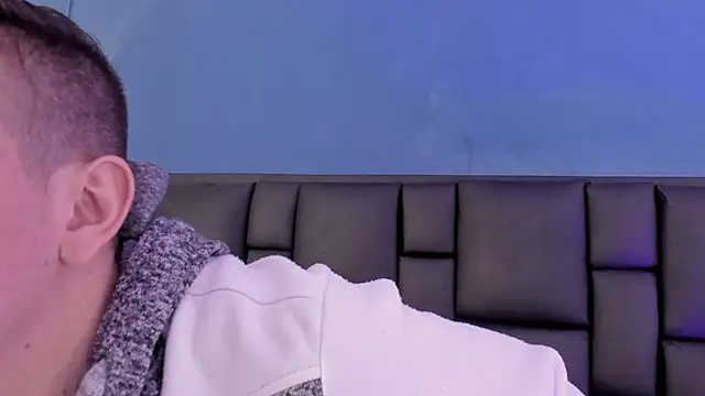 MikaelSlow online show from November 11, 3:39 am