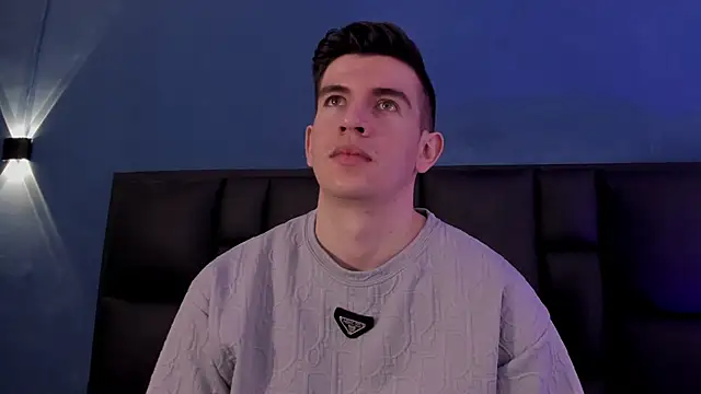 MikaelSlow online show from November 22, 4:00 am