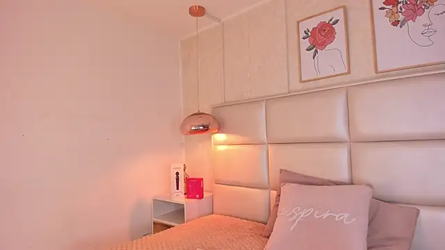 Snapshot of Aily_Yozuko chatting on January 8, 2:47 am Aily Yozuko online show from January 8, 2:47 am