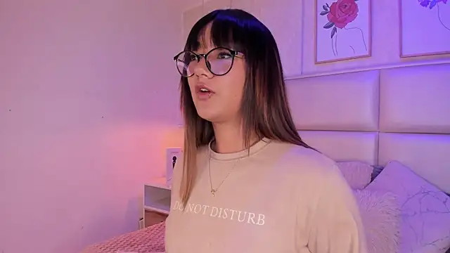 Snapshot of Aily_Yozuko chatting on February 11, 2:49 am Aily Yozuko online show from February 11, 2:49 am