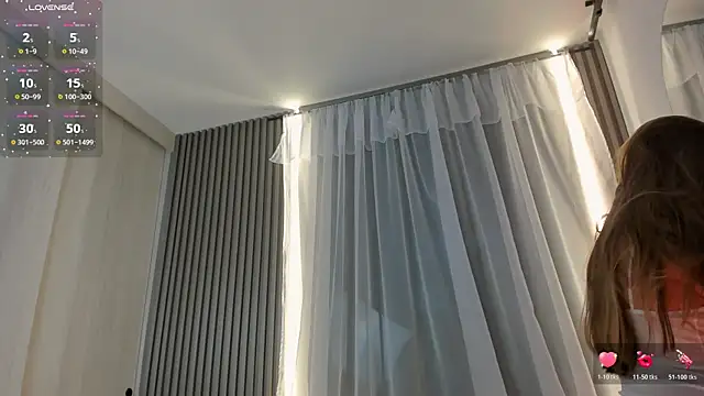 CarolineGraceX online show from June 17, 11:05 pm