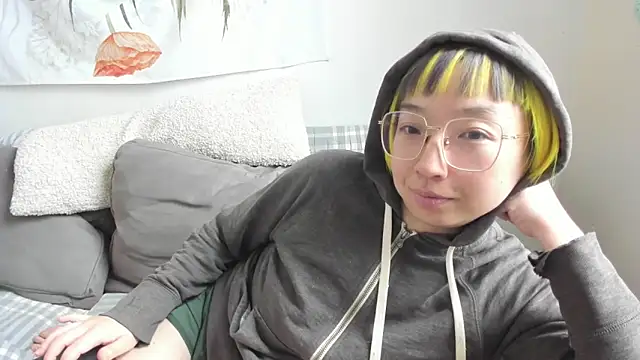 luxgray online show from February 15, 6:59 pm