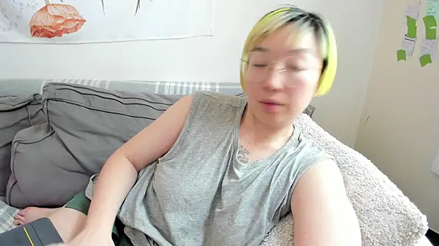 Snapshot of luxgray chatting on June 14, 1:13 pm luxgray online show from June 14, 1:13 pm