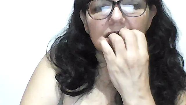 kassandra02 online show from February 5, 2:49 am