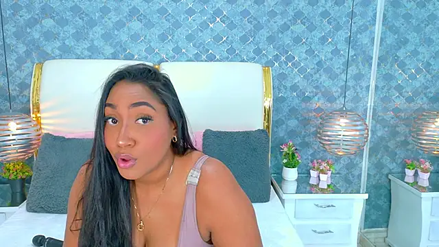 NaiomyLanes online show from March 25, 1:50 pm