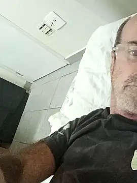 Snapshot of wel9238 chatting on February 5, 3:33 am wel9238 online show from February 5, 3:33 am