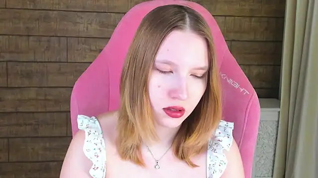 LiliLinn online show from June 12, 4:22 am
