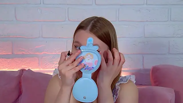 LiliLinn online show from June 16, 4:26 am