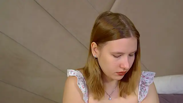 LiliLinn online show from June 19, 4:28 am