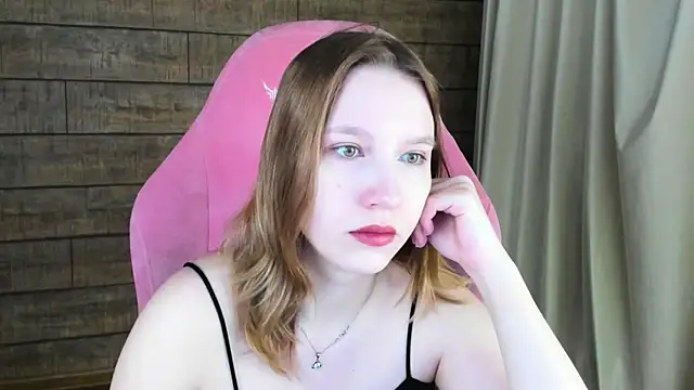 LiliLinn online show from June 26, 4:17 am