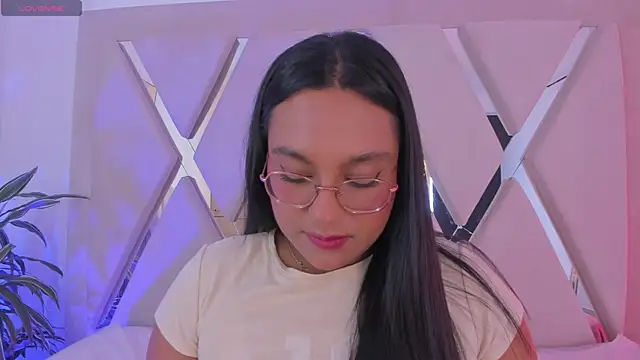 ellamontoya online show from February 17, 11:18 am