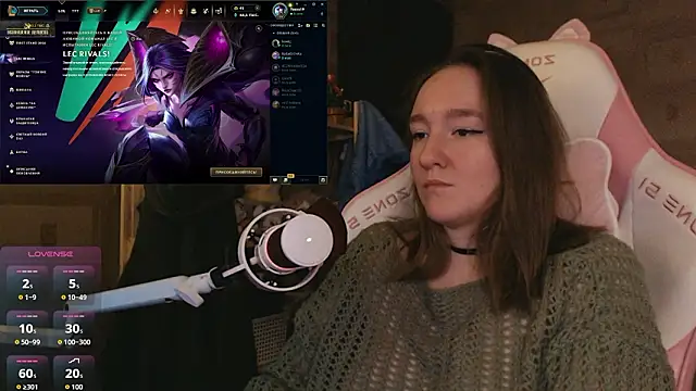 MoonlishSiren online show from March 28, 9:47 pm