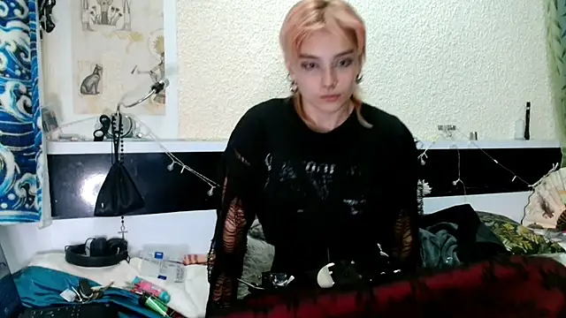 Sophie Bell online show from June 7, 10:24 pm