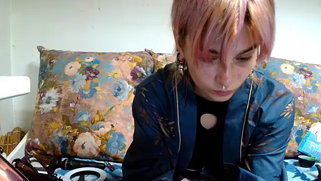 Sophie Bell online show from July 14, 7:08 pm