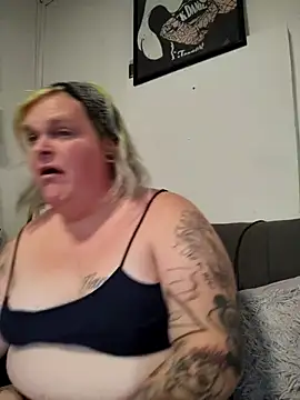 Trans Girl next door420 online show from April 12, 7:19 pm