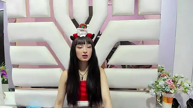 Aurora 18 online show from December 14, 2:31 pm