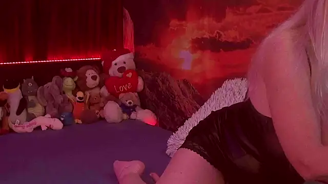 MoniCutex online show from March 23, 3:10 am