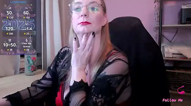 Snapshot of Nova_mea chatting on January 5, 6:24 pm Nova mea online show from January 5, 6:24 pm