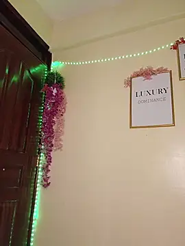 Lucyy1 online show from April 4, 10:07 pm