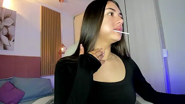 mia nevaeh online show from July 2, 9:43 pm