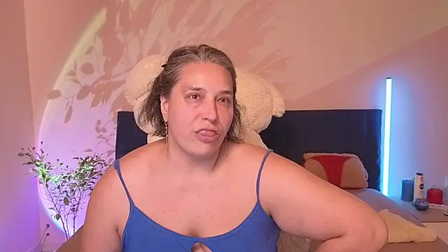 Snapshot of Niter chatting on July 14, 12:22 pm Niter online show from July 14, 12:22 pm