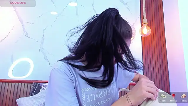 Mia thompson 19 online show from March 14, 7:30 pm