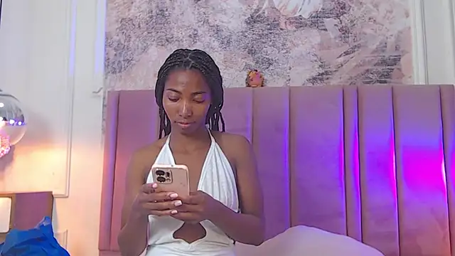 Snapshot of SabrinaDevill chatting on June 12, 1:10 pm SabrinaDevill online show from June 12, 1:10 pm