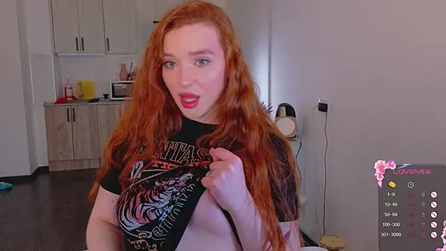 cinnabon girls online show from April 12, 4:45 pm