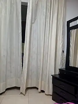 viollett 28 online show from February 26, 12:49 am