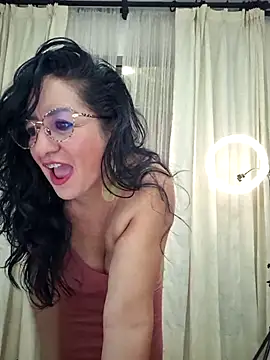 Snapshot of viollett_28 chatting on June 26, 11:53 pm viollett 28 online show from June 26, 11:53 pm