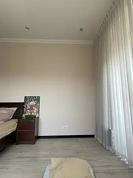 Hott Lolla online show from April 15, 10:00 am