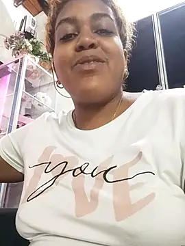 ELLA KELLY online show from April 14, 12:11 pm