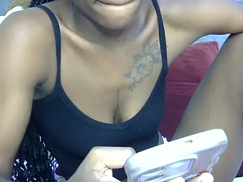 Snapshot of sweetblackbeauty001 chatting on July 10, 7:49 pm sweetblackbeauty001 online show from July 10, 7:49 pm