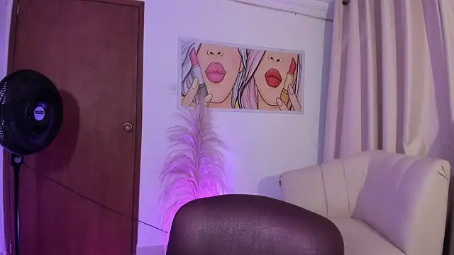 StarMilf online show from October 3, 12:24 pm