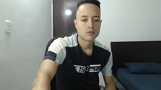 dimitriquiet05 online show from December 22, 7:11 am