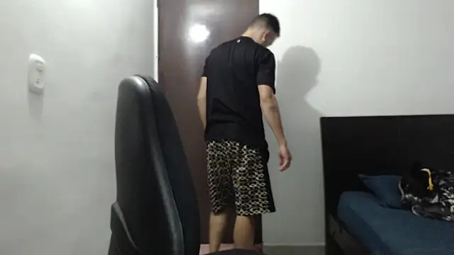 dimitriquiet05 online show from January 5, 5:20 am