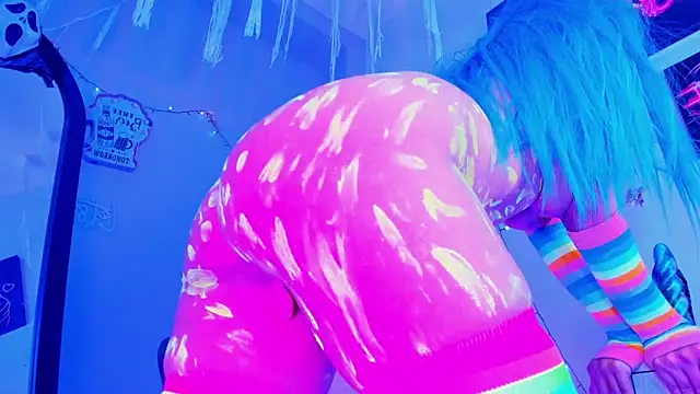 kuromi69 online show from April 2, 8:12 am