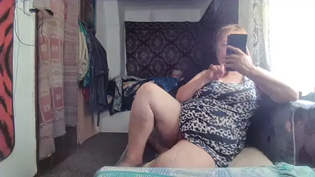 Snapshot of NataliiaRosa54 chatting on June 26, 1:04 pm NataliiaRosa54 online show from June 26, 1:04 pm