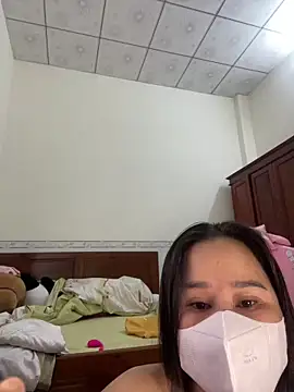    Erin    online show from April 22, 2:14 am