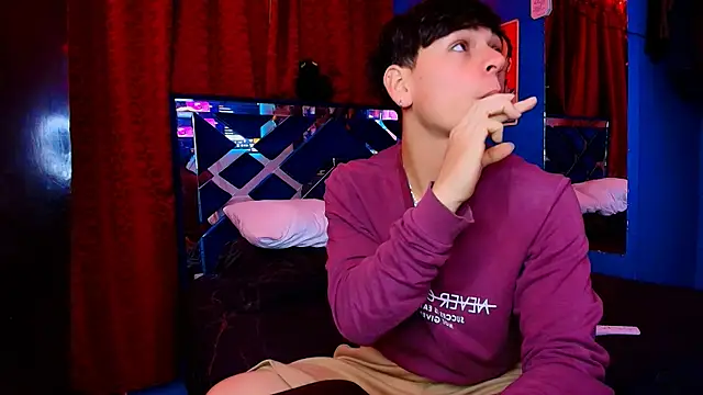 Luke Howland online show from February 25, 1:59 am