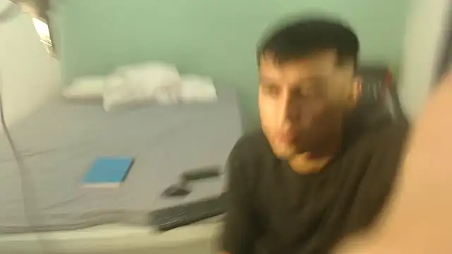 danielitopapuu online show from February 3, 1:27 pm