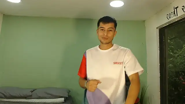 danielitopapuu online show from February 10, 12:09 pm